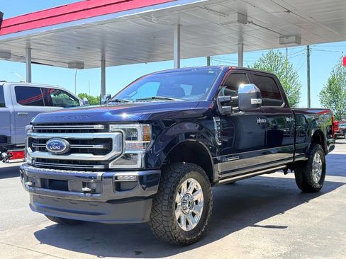 Used 2022 Ford F350 Platinum AWD/4WD image 6