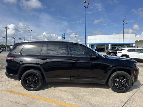 Used 2023 Jeep Grand Cherokee L Laredo RWD image 7