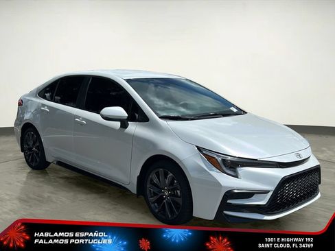 Used 2026 Toyota Corolla SE FWD image 8