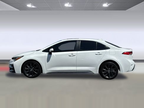 Used 2024 Toyota Corolla SE w/ SE Premium Package FWD image 2