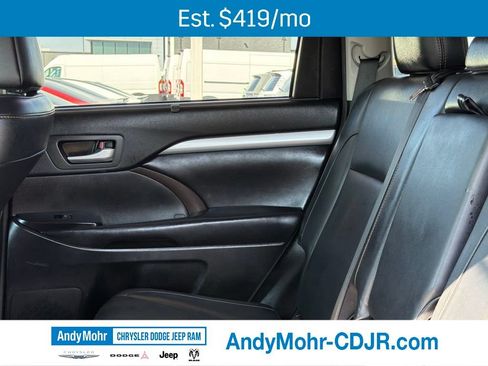 Used 2017 Toyota Highlander XLE AWD/4WD image 18