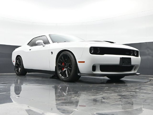 Used 2016 Dodge Challenger SRT Hellcat RWD image 47