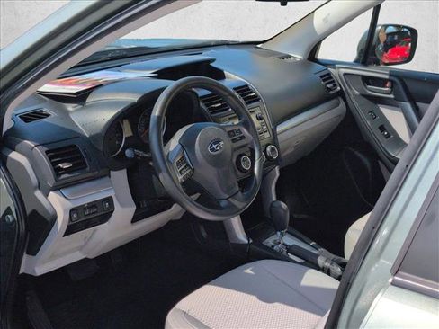 Used 2014 Subaru Forester 2.5i image 10