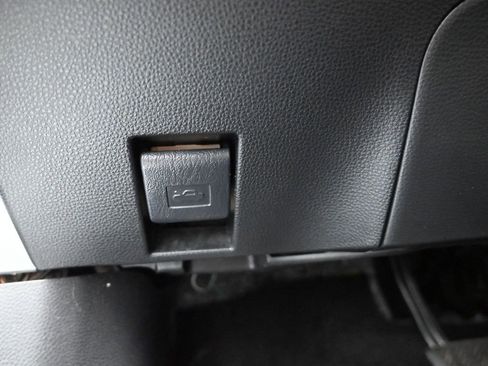 Used 2022 Toyota Corolla LE image 13