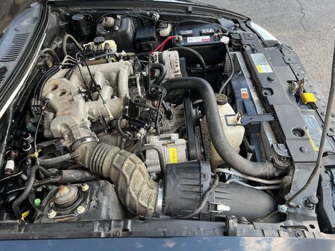 Used 2004 Ford Mustang Convertible RWD image 40