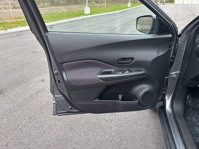 Used 2019 Nissan Kicks S FWD image 19