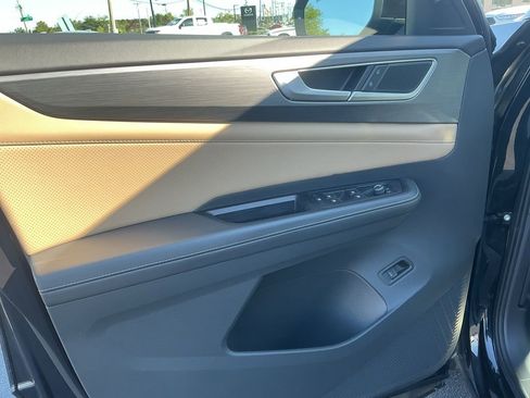 Used 2024 Volkswagen Atlas Cross Sport SE image 9