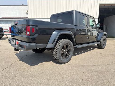 Used 2023 Jeep Gladiator Sport image 6