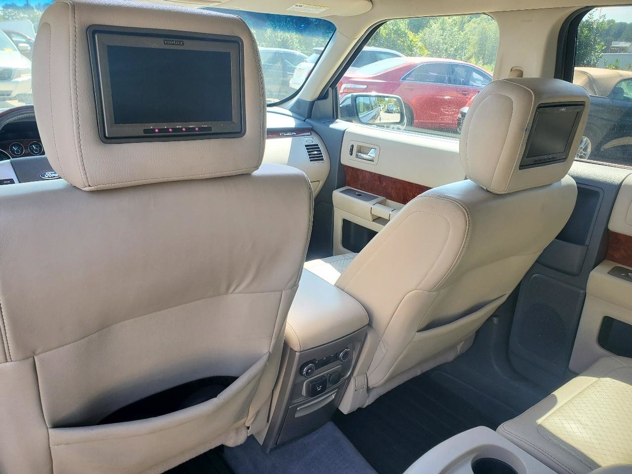 Used 2009 Ford Flex Limited FWD image 16