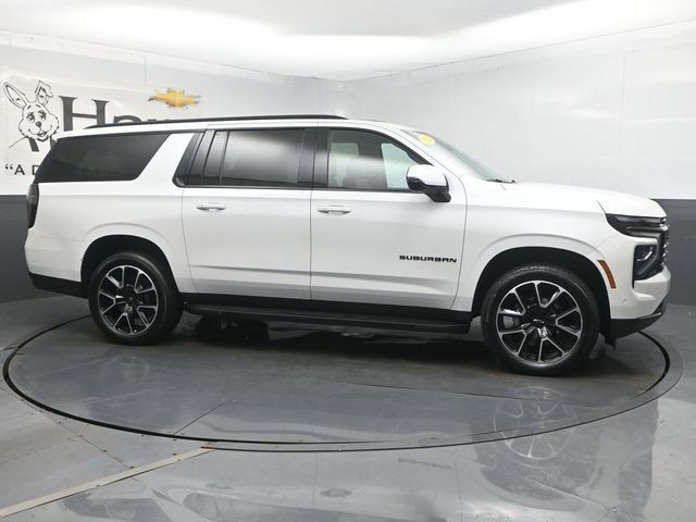 Used 2025 Chevrolet Suburban RST w/ Comfort Package AWD/4WD image 1