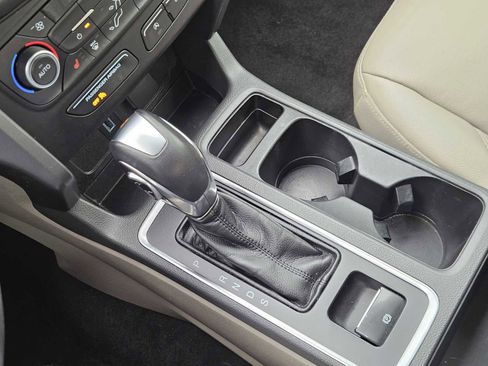 Used 2018 Ford Escape SEL image 19