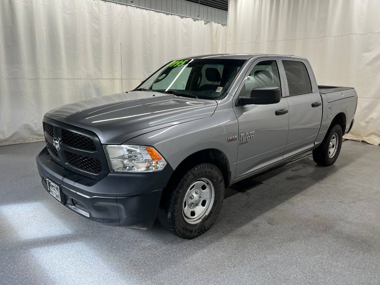 Used 2021 RAM 1500 4x4 Crew Cab Classic image 1