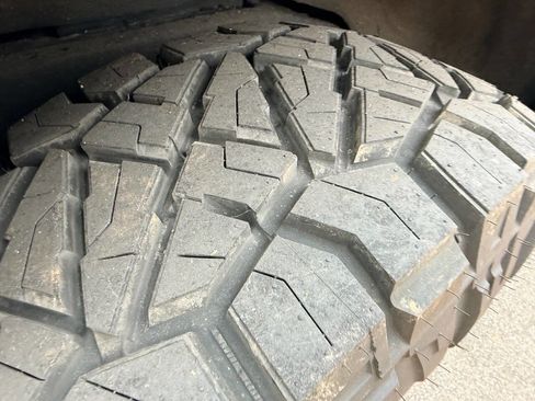 Used 2001 Lexus LX 470 4WD image 17