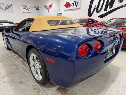 Used 2004 Chevrolet Corvette Convertible w/ Preferred Equipment Group RWD image 3