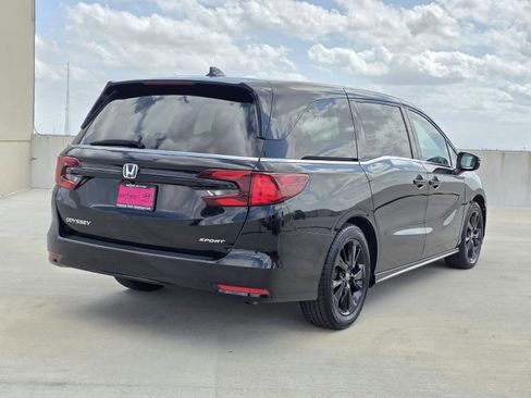 Used 2024 Honda Odyssey Sport image 6
