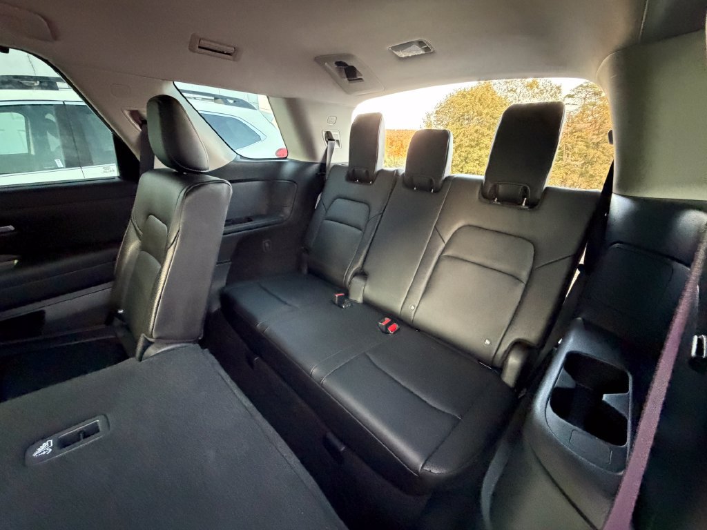 Used 2023 Nissan Pathfinder SL w/ Cargo Package AWD/4WD image 11