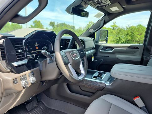 New 2025 GMC Sierra 2500 SLT w/ SLT Premium Package image 15