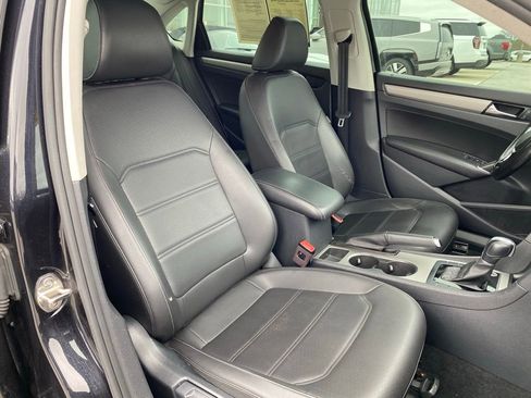 Used 2020 Volkswagen Passat 2.0T SE image 30