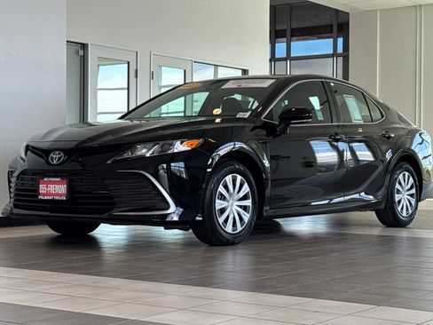 Certified 2022 Toyota Camry LE FWD image 8
