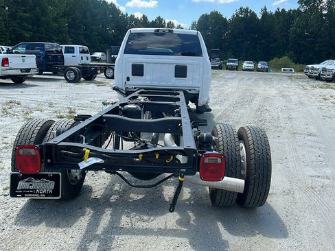 New 2025 RAM 5500 4x4 Regular Cab image 9