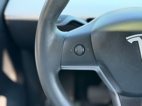 Used 2020 Tesla Model Y Long Range image 44