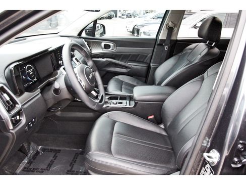 Certified 2023 Kia Sorento SX FWD image 9