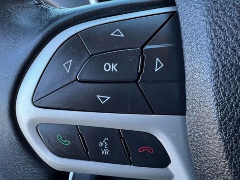 Used 2017 Jeep Cherokee Latitude w/ Comfort/Convenience Group image 47