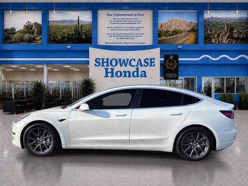 Used 2020 Tesla Model 3 Standard Range RWD image 4