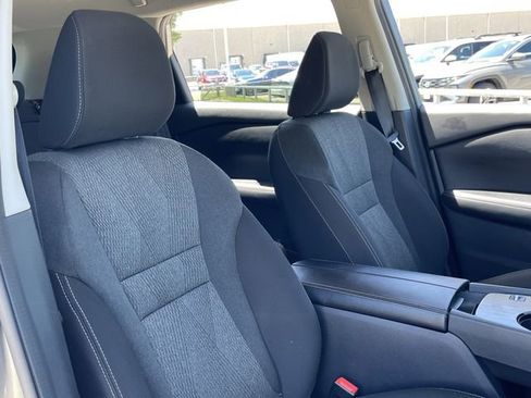 Used 2025 Nissan Rogue SV FWD image 25