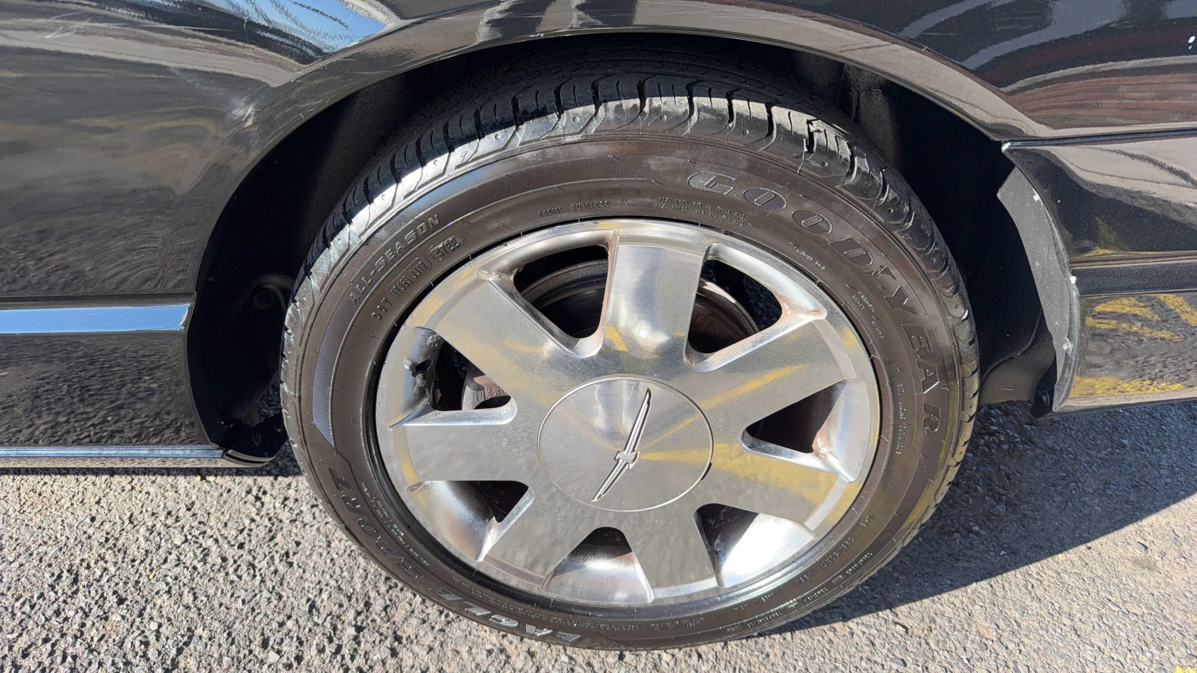 Used 2002 Ford Thunderbird RWD image 10