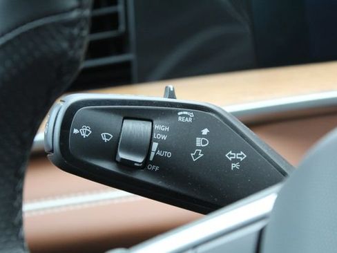 Used 2025 Volkswagen Tiguan SEL R-Line AWD/4WD image 18
