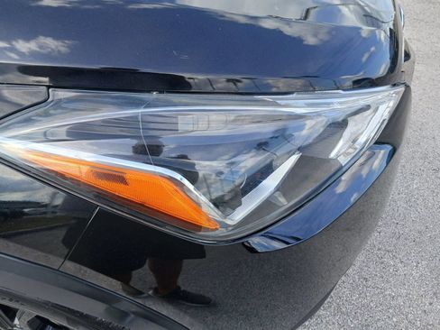 Used 2020 Nissan Kicks SR w/ SR Premium Package FWD image 21