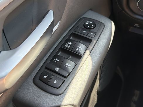 Used 2021 RAM 1500 Big Horn RWD image 18