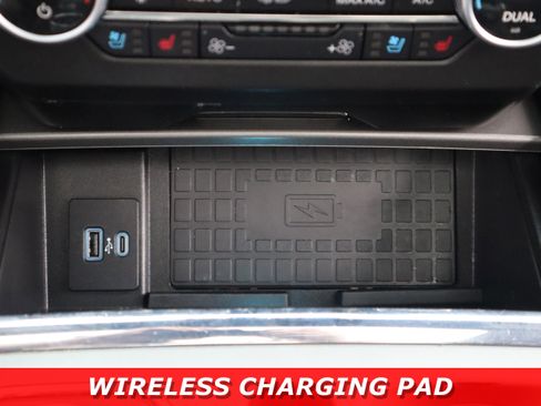 Used 2021 Ford Expedition XLT image 26