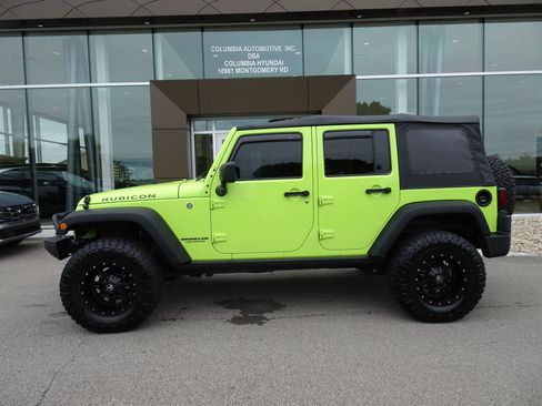 Used 2016 Jeep Wrangler Unlimited Rubicon w/ Max Tow Package AWD/4WD image 2