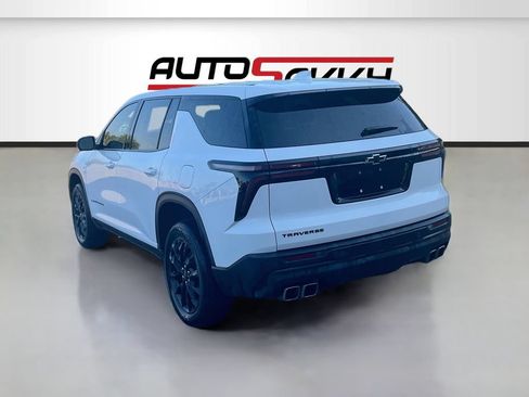 Used 2024 Chevrolet Traverse LS w/ Midnight/Sport Edition FWD image 5