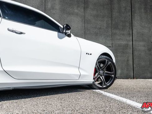 Used 2018 Chevrolet Camaro SS image 24