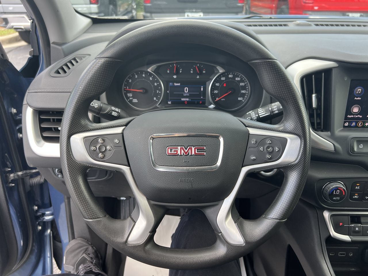 Used 2024 GMC Terrain SLE w/ Driver Convenience Package AWD/4WD image 18