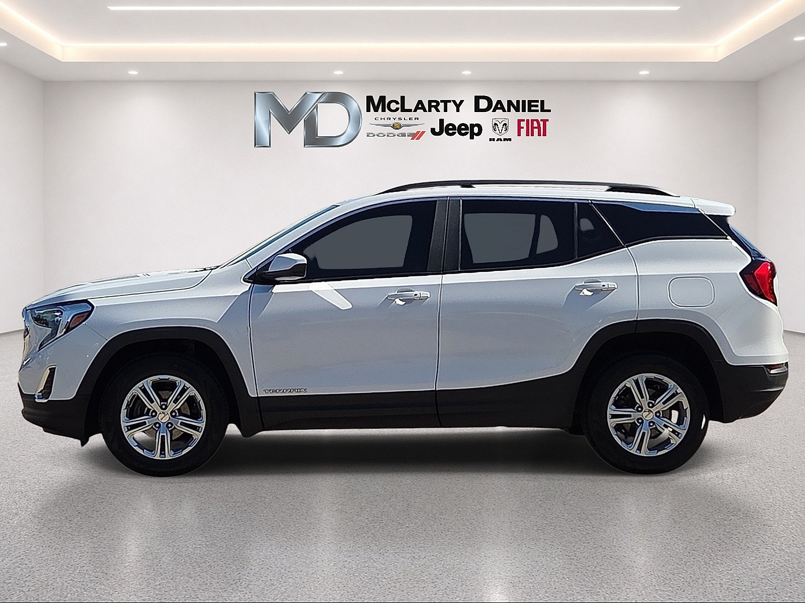 Used 2021 GMC Terrain SLE w/ Driver Convenience Package AWD/4WD image 3