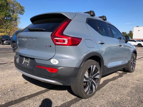 Used 2023 Volvo XC40 B5 Ultimate w/ Protection Package Premier image 6