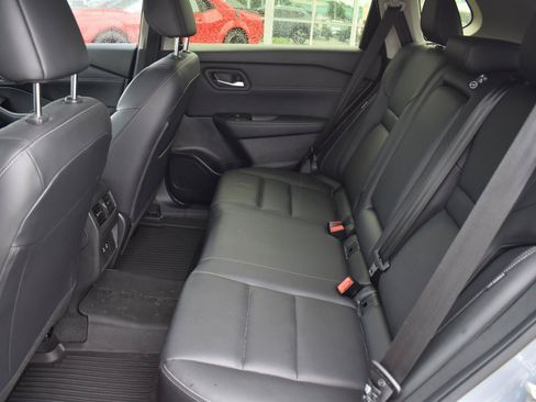 Used 2025 Nissan Rogue SL FWD image 51