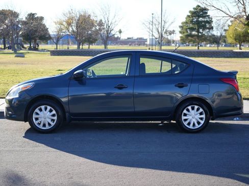 Used 2017 Nissan Versa S Plus image 3