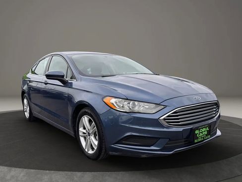 Used 2018 Ford Fusion SE image 4