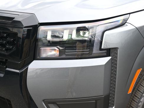 New 2026 Nissan Frontier SV w/ Tow Package image 13