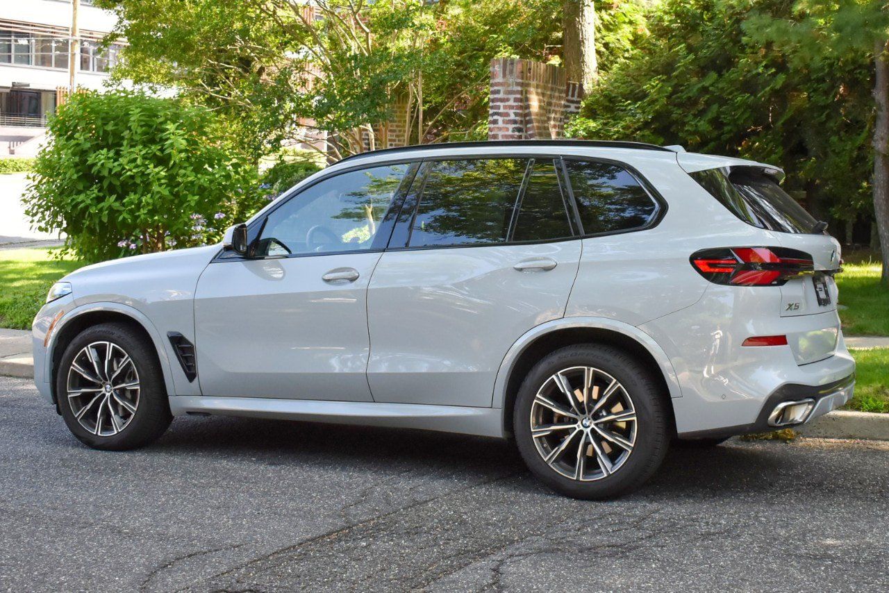 Used 2026 BMW X5 xDrive40i AWD/4WD image 5
