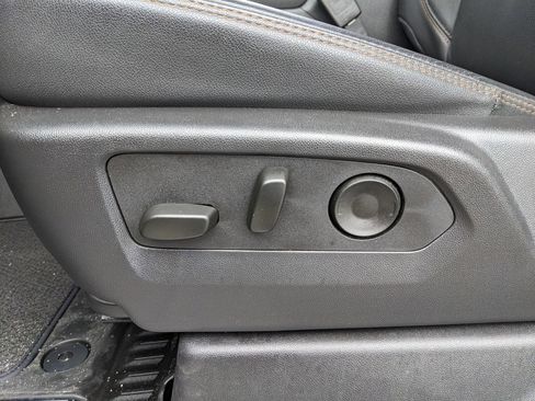 Used 2025 GMC Sierra 2500 AT4 image 51