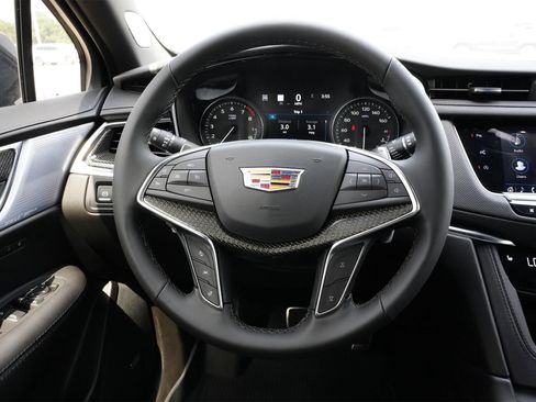 New 2025 Cadillac XT5 Sportv w/ LPO, Red Accent Package image 10