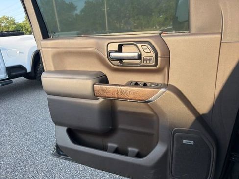 Used 2020 GMC Sierra 2500 Denali w/ Denali Ultimate Package AWD/4WD image 9