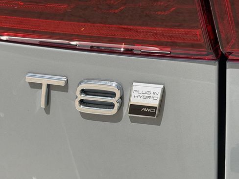 New 2026 Volvo XC60 T8 Plus w/ Climate Package PRO AWD/4WD image 7