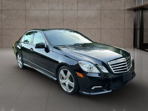 Used 2011 Mercedes-Benz E 350 Sedan image 4